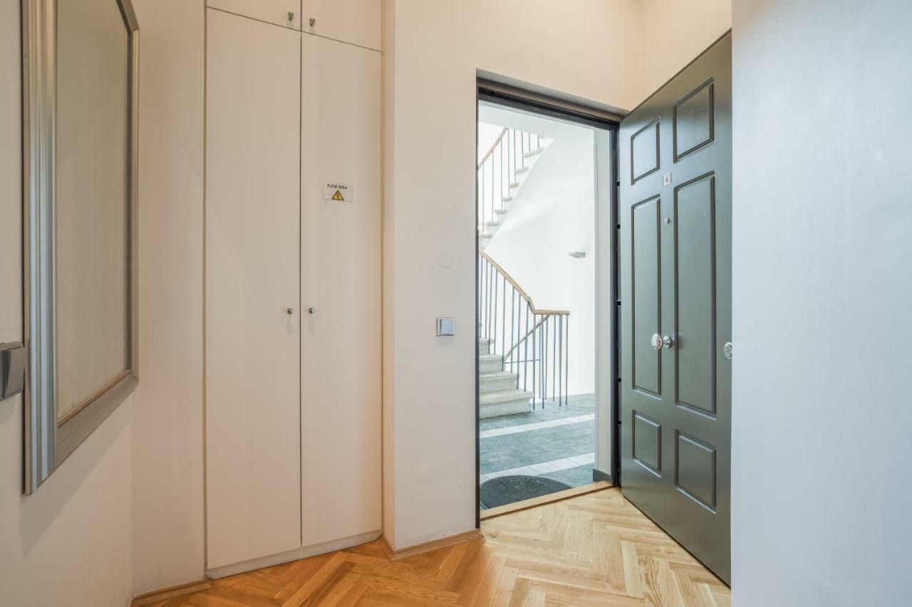 Art Ii Apartment Prag